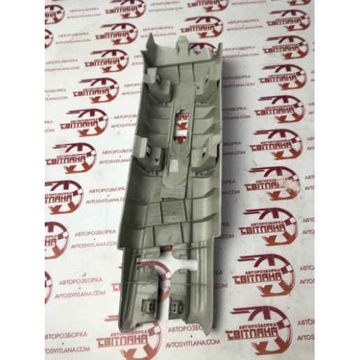 Обшивка стойки центральная верхняя левая Citroen Berlingo 2008-2018 96832962